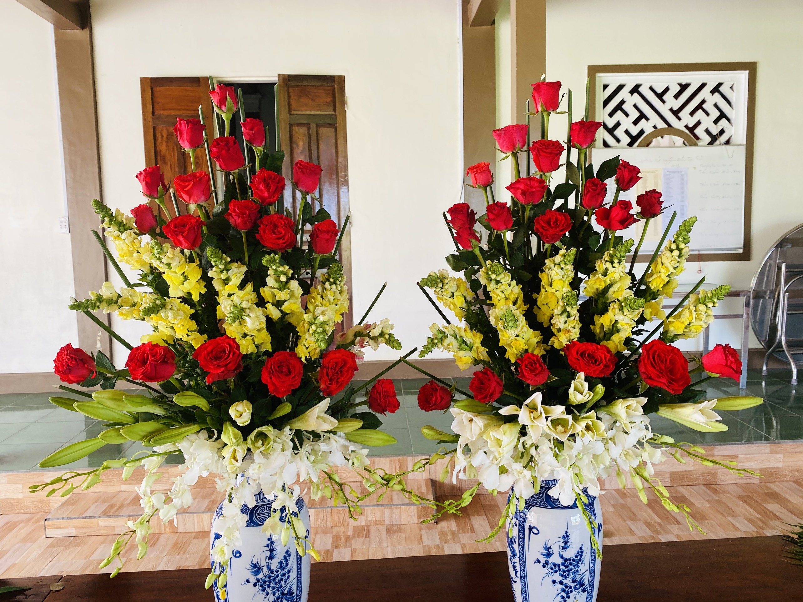 HOA BÀN THỜ TM006